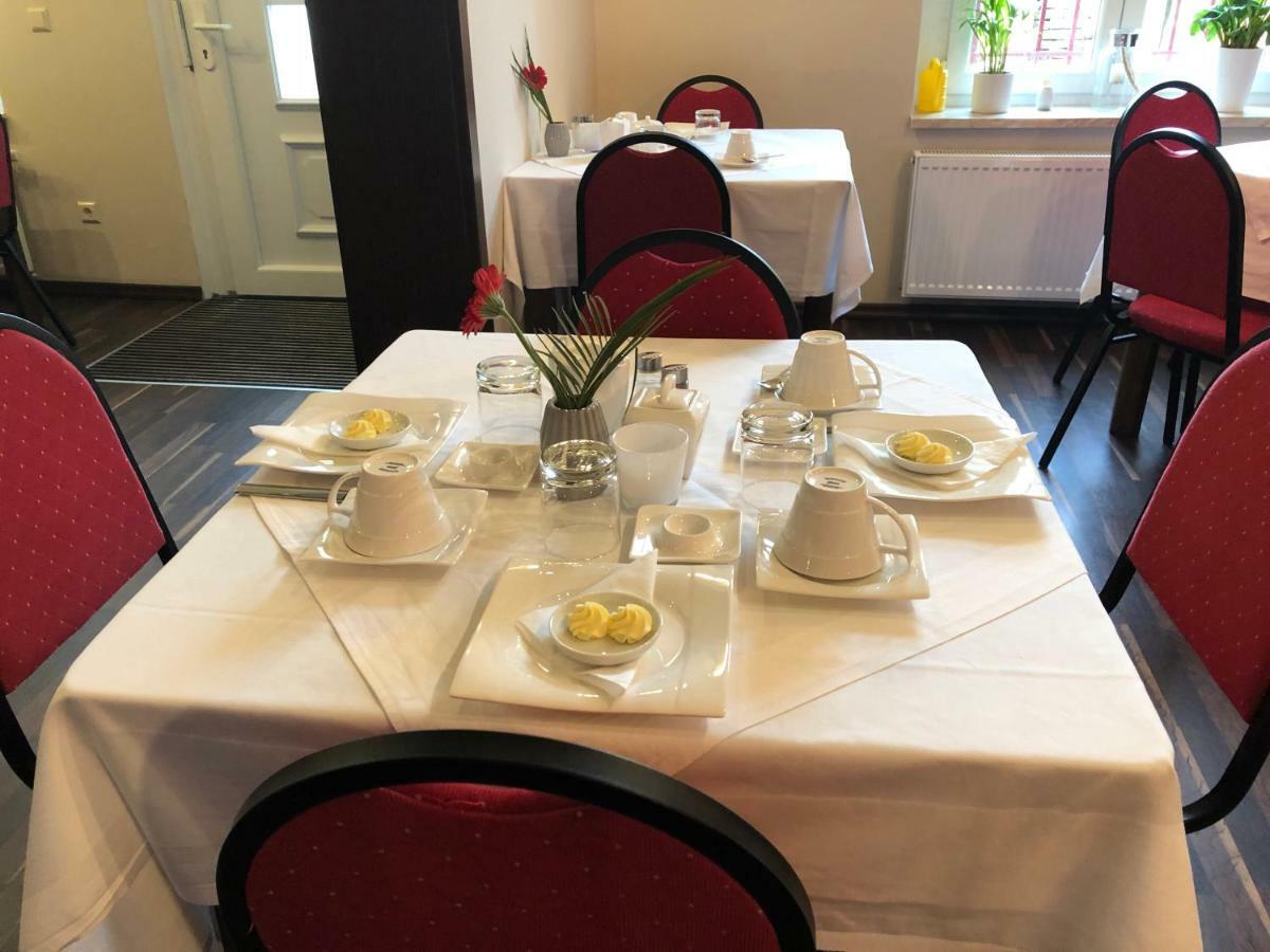 Zum Postamt Hotel Ротенбург Екстериор снимка